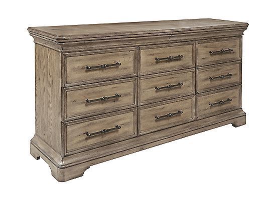 Pulaski Furniture Bedroom Garrison Cove 11-Drawer Dresser - P330100